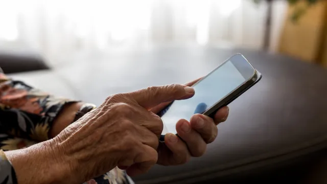 Телефонните измамници все по брутални, заплашиха жена от Коматево с рязане на крайници