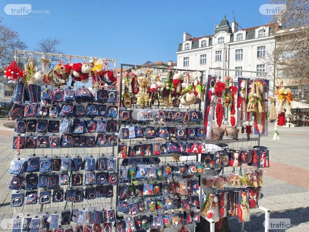 На коя ръка се носи мартеницата?