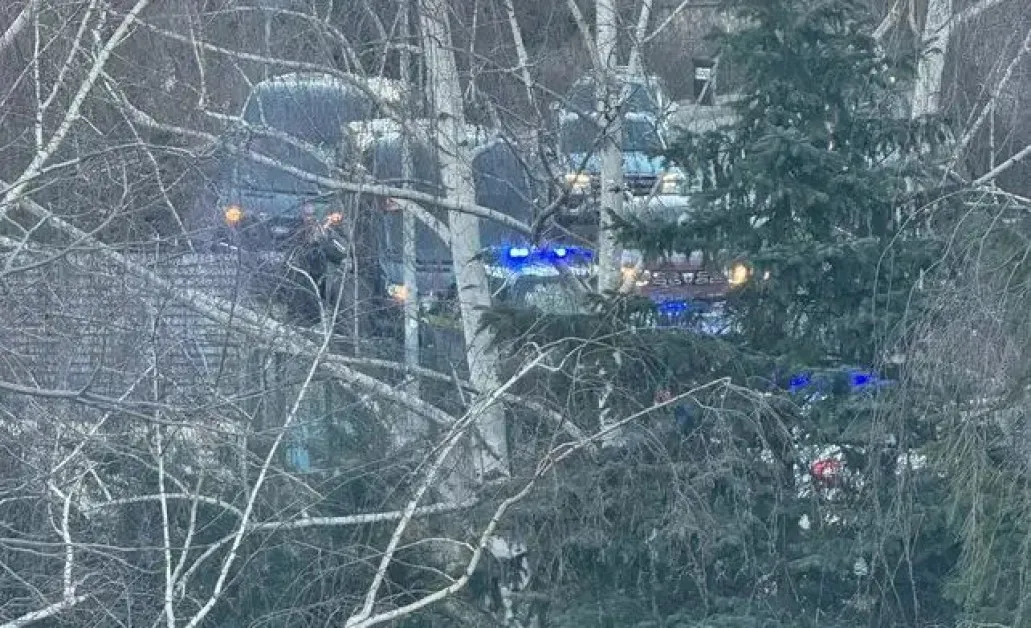 Бус с ученици катастрофира в София, почина шофьорът