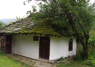 Дедово събира средства за музей на просветата