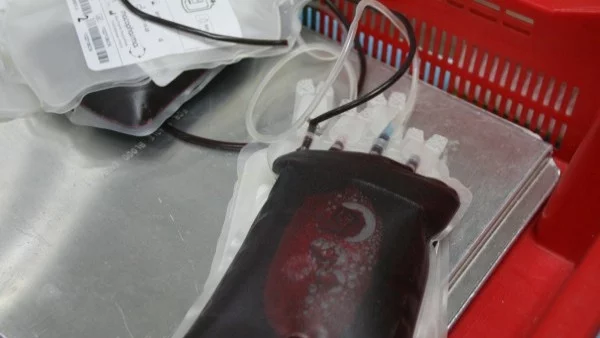 Дете от Пловдив се бори с левкемия и има спешна нужда от кръводарители