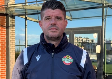 Васил Гърков започва работа в школата на Ботев