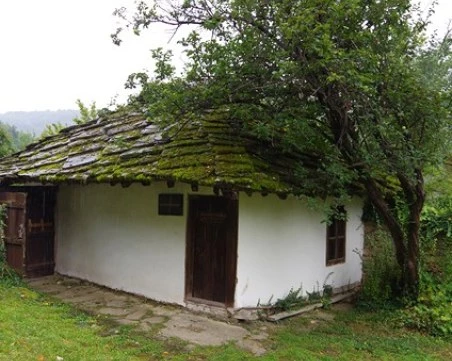 Дедово събира средства за музей на просветата