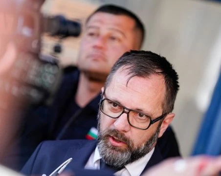 Новата министърка Ангелина Бонева уволни шефа на АПИ