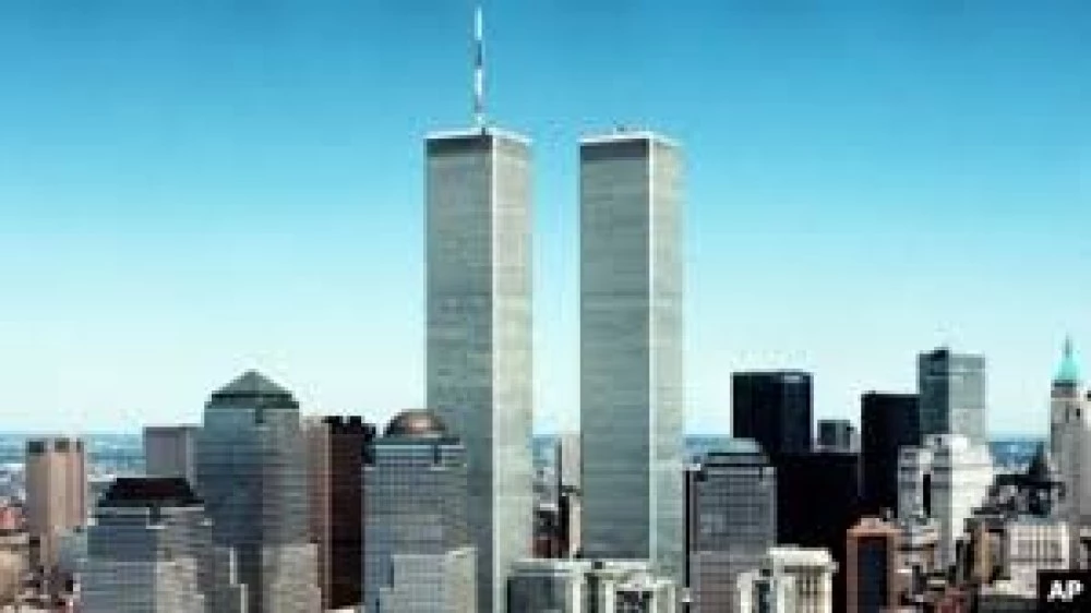 На този ден: Първият атентат срещу кулите близнаци, започва производството на 