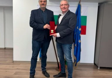 Бивш кмет на „Източен стана зам.-кмет в района, след като бе уволнен от новия губернатор