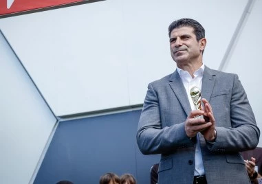 Георги Иванов към Бербатов: Няма да му стигнат двата месеца, за да прочете проблемите ни