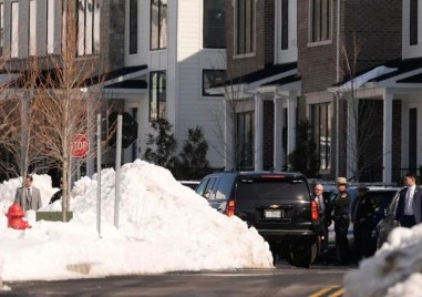 Изтекла снимка прекъсна изслушването на Хилари Клинтън за Джефри Епстийн