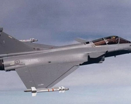 Арестуваха американски пилот, обучавал без лиценз китайската армия