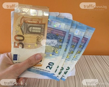 Заплатите ни са скочили 12% за година, най-доходоносен е IT секторът