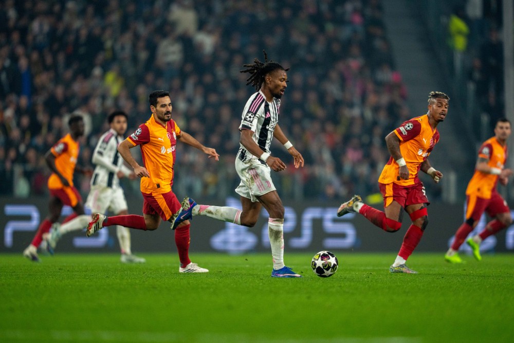 Десет от Ювентус бяха близо до чудото, но в продълженията Галатасарай успя