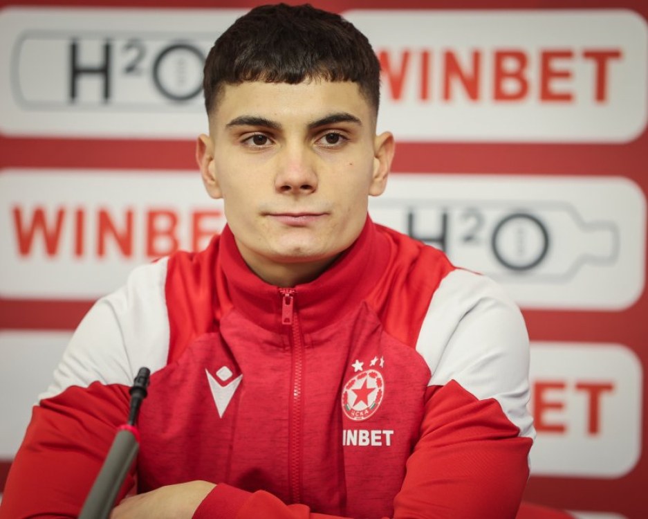 Клуб от Серия А набеляза двама от ЦСКА