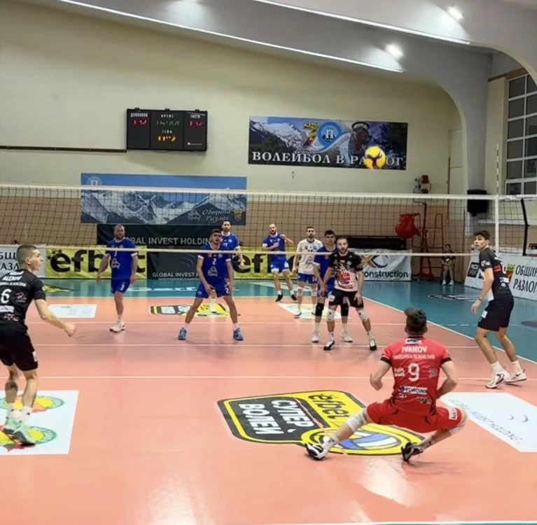 Волейболният Локомотив с бърз успех в Разлог