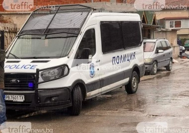 Бой на пътя край Първомай: Шофьор счупи огледалото на бус, с него налага опонент