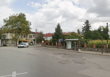 Жители на Прослав се събират на протест в неделя заради дупки и лоша инфраструктура в квартала