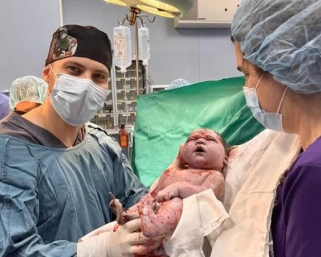 Лекари от „Майчин дом