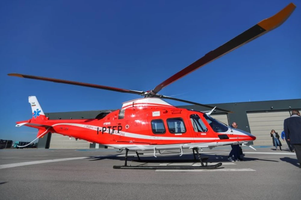 8-месечно бебе и 91-годишна жена бяха транспортирани по въздух до София и Пловдив