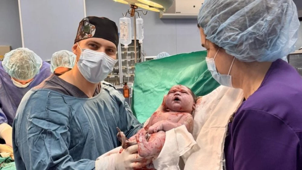 Лекари от „Майчин дом