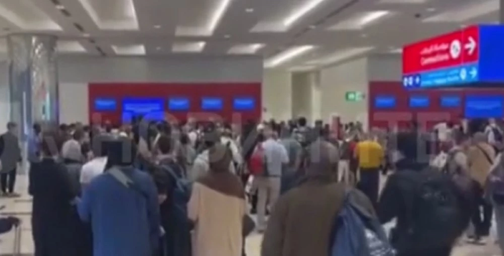 Българи са блокирани над четири часа на летището в Дубай, до 7 март няма да има полети