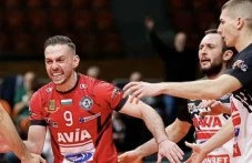 Волейболният Локомотив с успех у дома