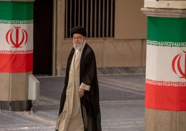 Убити са членове на семейството на аятолах Али Хаменей