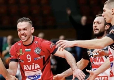 Волейболният Локомотив с успех у дома