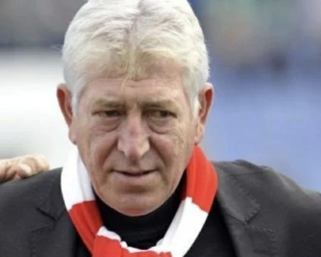 Почина футболната легенда Джони Велинов