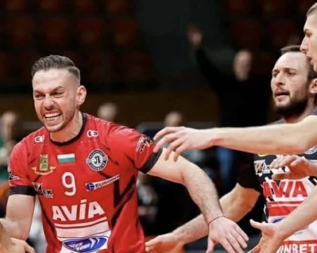 Волейболният Локомотив с успех у дома