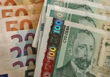 България успешно приключи прехода към еврото