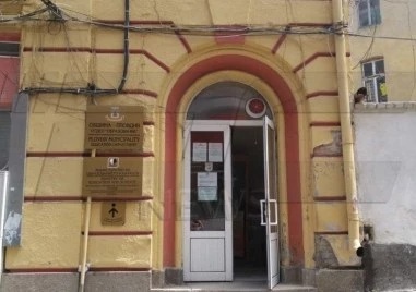 Сигнал за поставено взривно устройство наложи евакуацията на сградата на