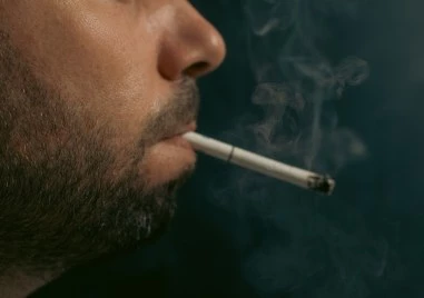 Млад мъж почина след пушене на цигара, напоена с „друсан чай