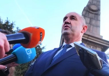 Румен Радев се регистрира в ЦИК с коалиция Прогресивна България