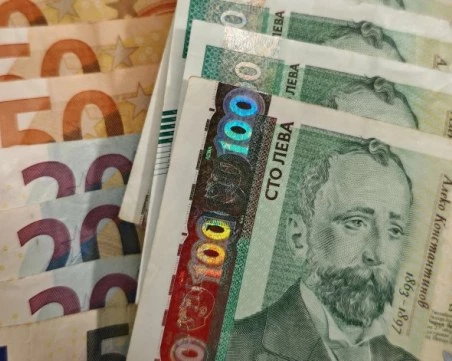 България успешно приключи прехода към еврото