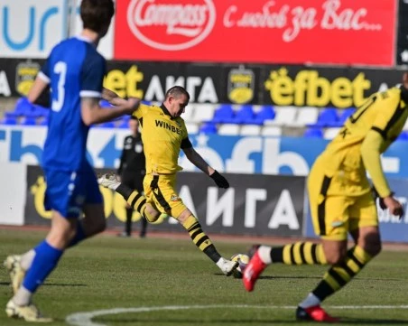 Ботев в много важен домакински мач срещу Септември