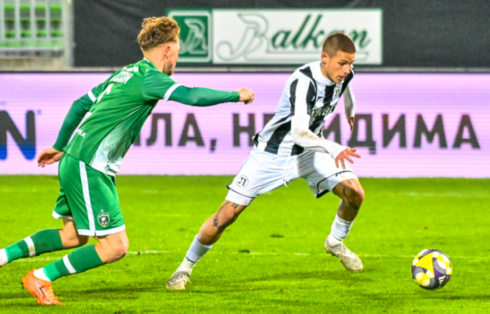 И Локо взе точки от Лудогорец, Левски изглежда сигурен шампион