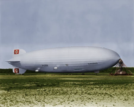 На този ден: В Германия е извършен първият полет на най-големия дирижабъл – Хинденбург