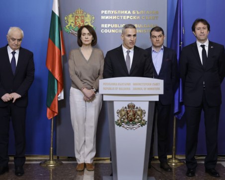 Властта реши: Праща самолети за евакуация на български граждани в Оман