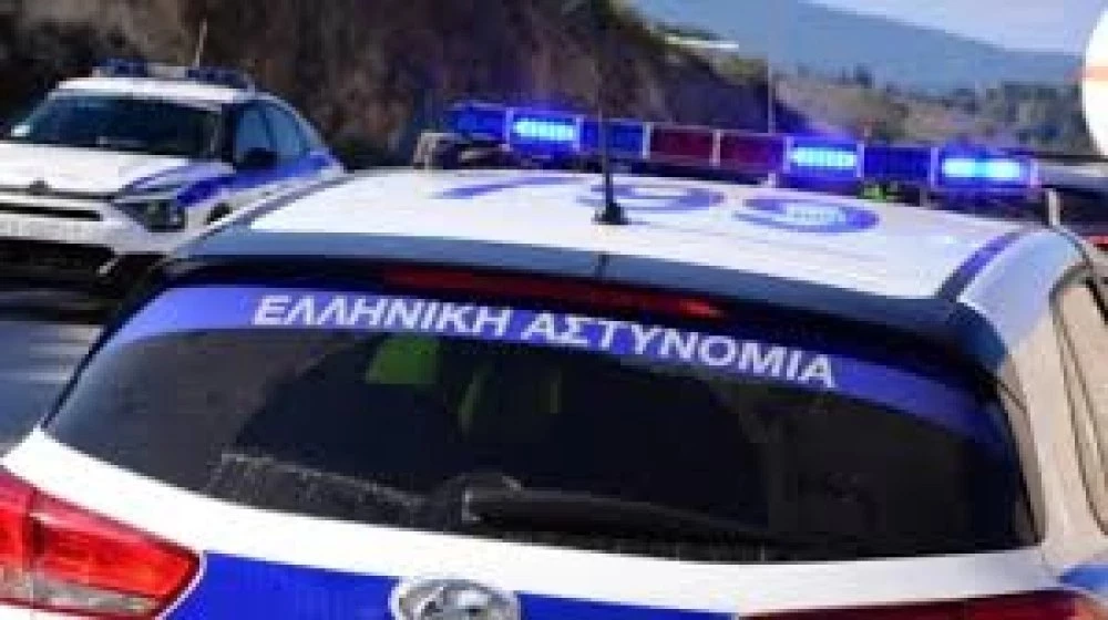 Гръцката полиция залови 11 мигранти и предполагаем трафикант