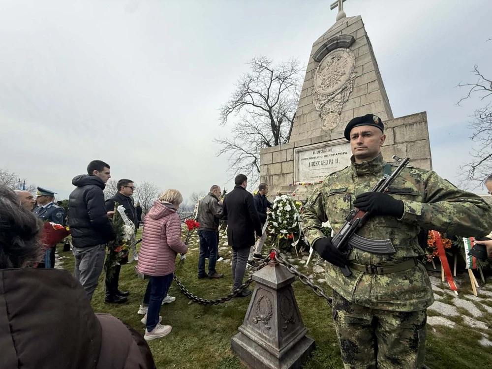 Стотици почетоха 148 години от Освобождението на България на Бунарджика СНИМКИ