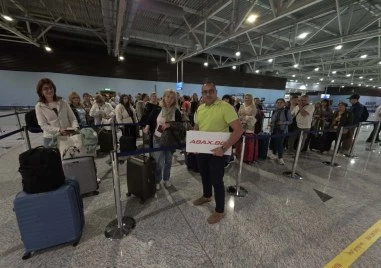 Първият полет с българи от Дубай се очаква да кацне във Варна днес