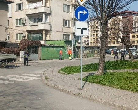 Край на транспортния хаос пред СУ „Никола Вапцаров