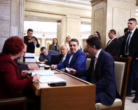 ПП-ДБ се регистрираха за изборите на 19 април