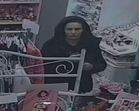 Жена задигна парфюм от магазин в центъра на Пловдив ВИДЕО