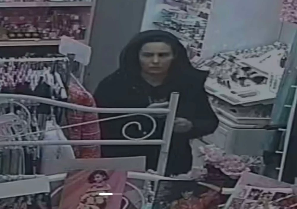 Жена задигна парфюм от магазин в центъра на Пловдив ВИДЕО