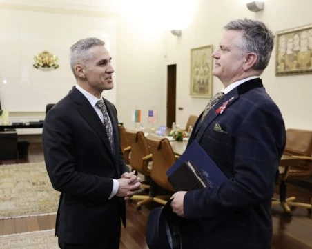 Гюров се срещна с посланика на САЩ