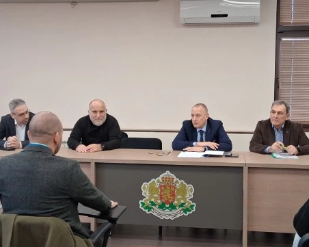 Областният управител проф. Попов се срещна с членовете на двете Районни избирателни комисии