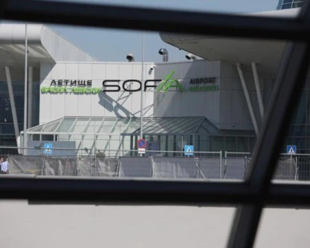 Задържаха млада жена от Непал, представила фалшив документ на софийското летище