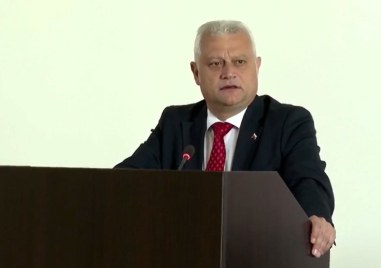 Дечев с призив към служителите на МВР за изборите: Бъдете безкомпромисни към абсолютно всички