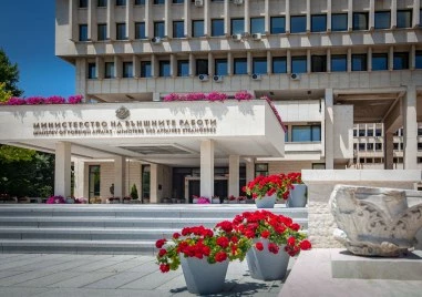 МВнР: Въздушното пространство на ОАЕ е отворено, извършват се търговски полети