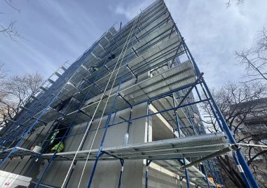 Санирането на жилищна сграда на бул. „Източен в Пловдив върви по график